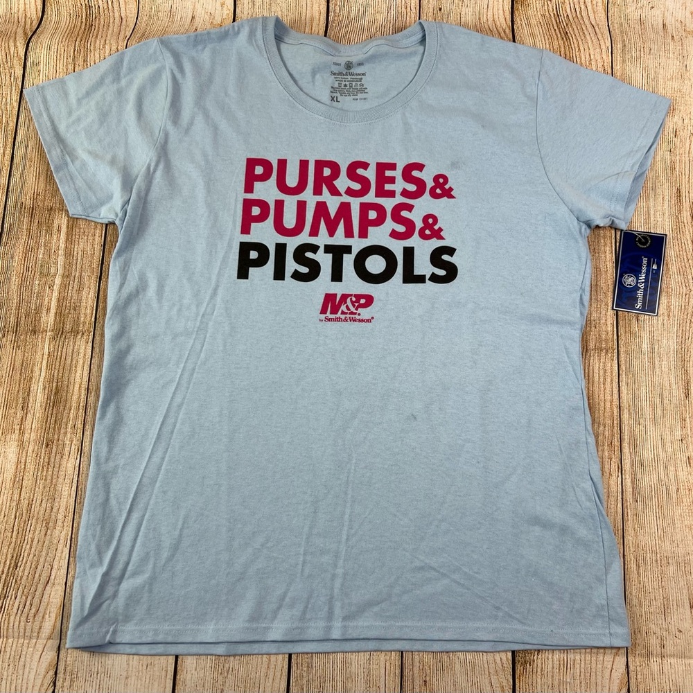 Women’s NWT Smith & Wesson M&P Purses Pumps Pistols T Shirt Size XL